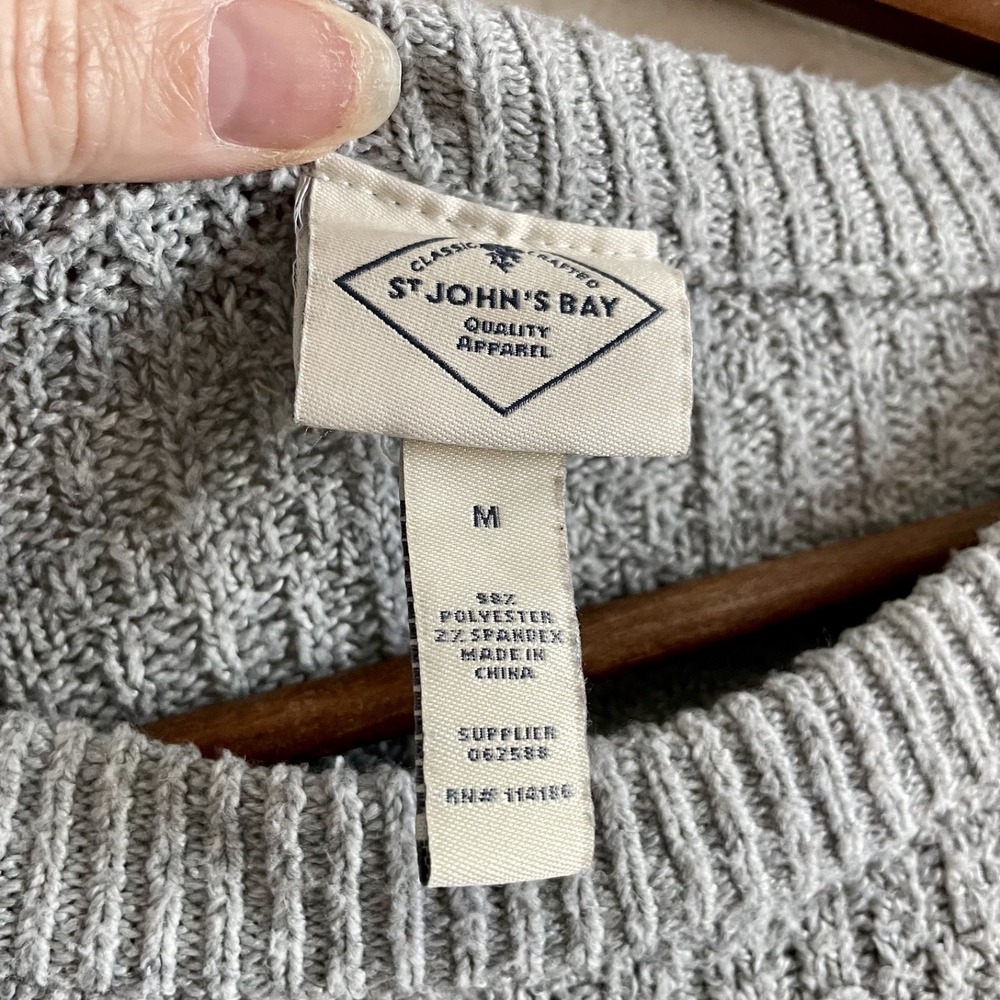 St. John's Bay Size Medium Sweater - Gray Tight Knit Pattern Long Sleeve Cozy - Picture 4 of 6